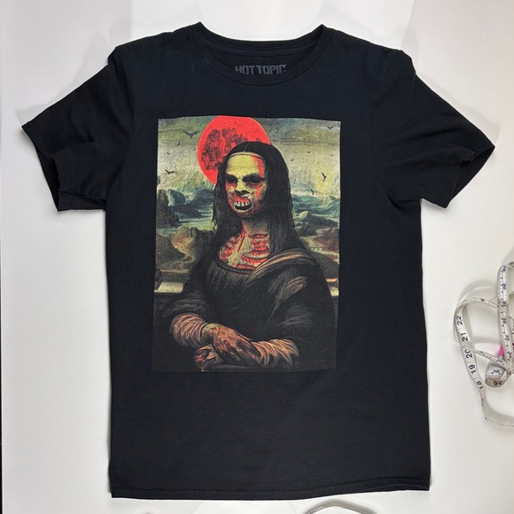 Hot Topic Tops - Hot Topic Black Graphic Tee with Red and Green Zombie Mona Lisa